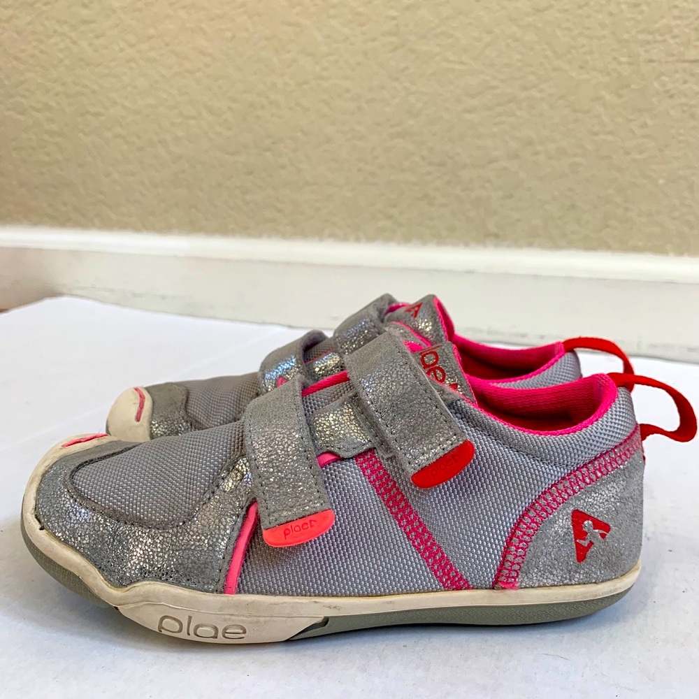 Plae shoes